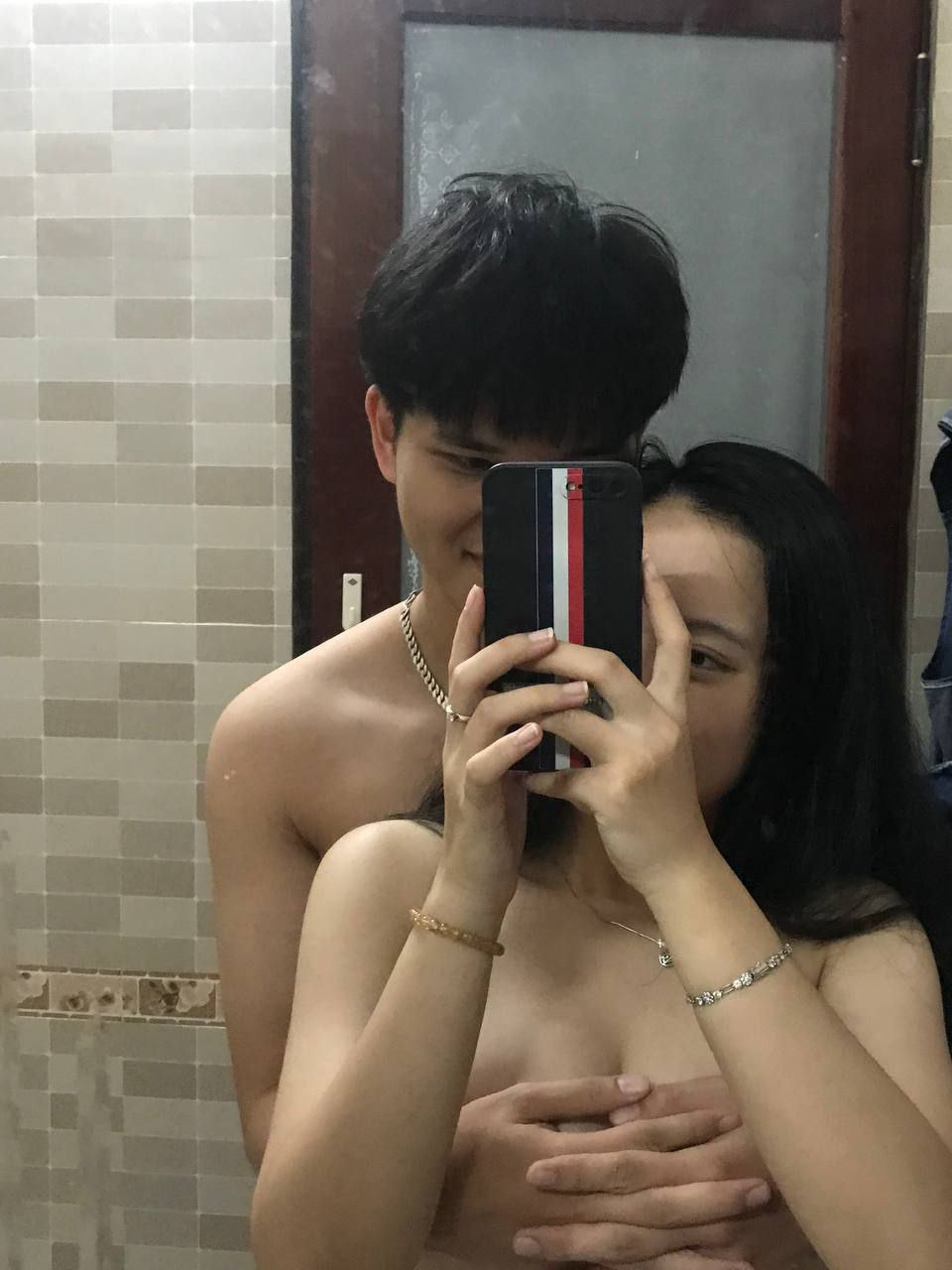 Chớp cơ hội húp lồn ngay người yêu bạn thân